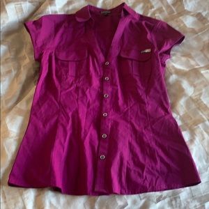 Cute magenta work shirt. Xs